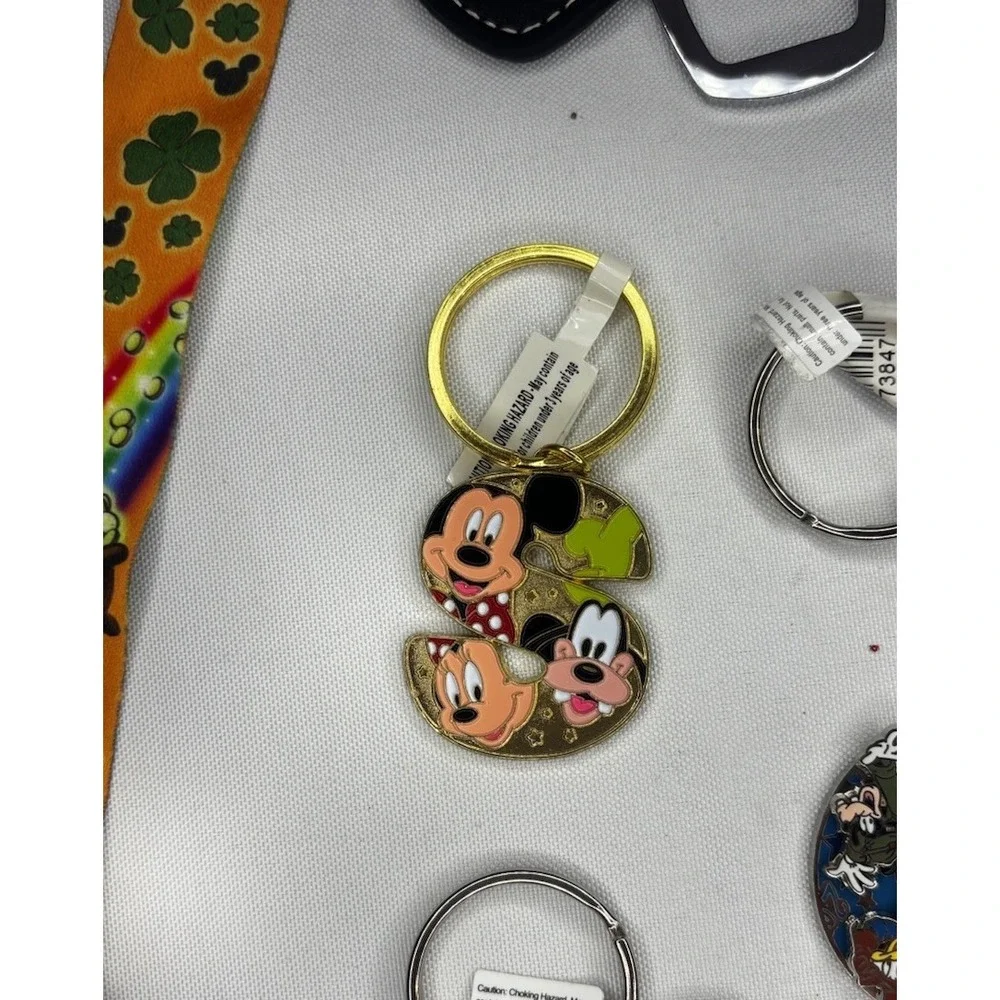 NEW Disney St. Patrick's Day Minnie Mouse Reversible Lanyard + 4 Keychains